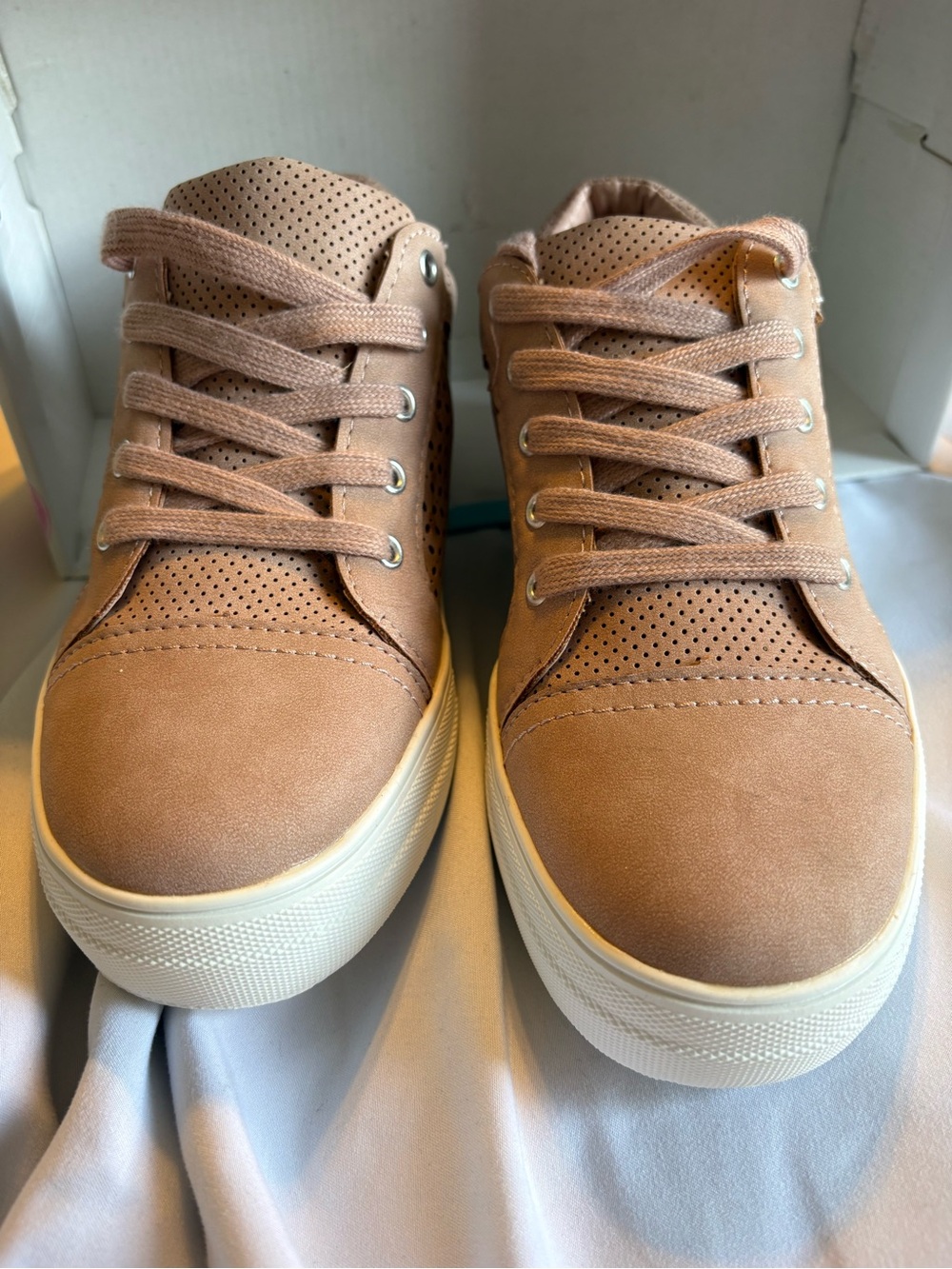 Soda Women’s Size 9 Nora-G platform Mauve Sneakers New In Box - Picture 4 of 9
